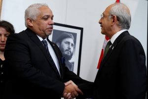 Kılı&ccedil;daroğlu'dan Fidel Castro i&ccedil;in taziye ziyareti