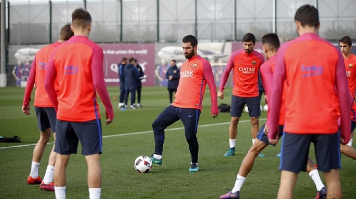 Arda Turan antrenmana &ccedil;ıktı