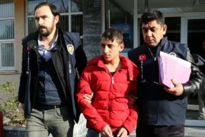 Pompalı t&uuml;fekle 2 kişiyi yaralayan ş&uuml;pheli tutuklandı