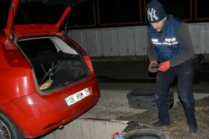 Stepne lastiğinden uyuşturucu &ccedil;ıktı