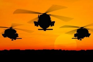 İran gemisi ABD helikopterine silah doğrulttu
