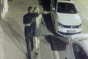 Eğlence &ccedil;ıkışı dehşet! Sevgilisine siper oldu ama...