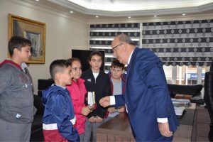 Bursa İznik Belediyesi'nden eğitime destek