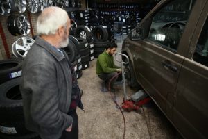 Bursa'da "kış lastiği" yoğunluğu