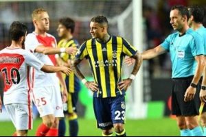 Fenerbah&ccedil;e'den yıldız oyuncuya tarihi ceza!