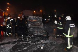 Antalya'da zincirleme kaza: 1 ara&ccedil; alev alev yandı