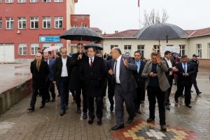 Vali K&uuml;&ccedil;&uuml;k'ten Bursa'nın dağ il&ccedil;elerine ziyaret