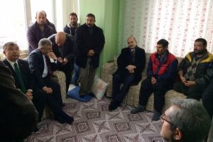 Bakanlardan yangında &ouml;len &ccedil;ocukların ailelerine taziye ziyareti