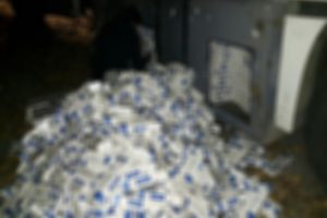 Yakıt deposunda on binlerce paket ka&ccedil;ak sigara