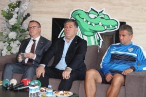 Bursaspor statın ismi hakkı i&ccedil;in Azeri firmayla g&ouml;r&uuml;ş&uuml;yor!