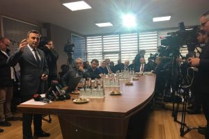 T&Uuml;RKSAT ziyaretine CHP'li &uuml;yeler katılmadı