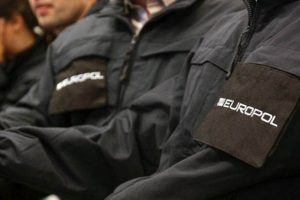 Avrupa'da bombalı ara&ccedil;la ter&ouml;r saldırısı yapılabileceği uyarısı