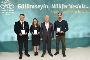Bursa'da Başkan Bozbey &ouml;neri veren personeli &ouml;d&uuml;llendirdi
