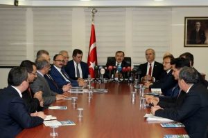 Bakan Eroğlu: "Bah&ccedil;eli, b&uuml;y&uuml;k bir devlet adamlığı &ouml;rneği g&ouml;sterdi"