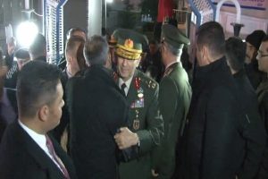 Akar'dan şehidin baba ocağına taziye ziyareti