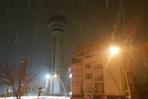 Ankara'da beklenen kar yağışı başladı