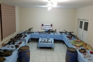 Hakkari'de PKK'ya silah ve m&uuml;himmat ele ge&ccedil;irildi
