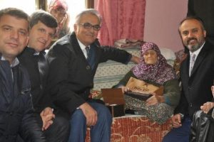 Bursa'da 110 yaşındaki Ş&uuml;kriye nineye ziyaret