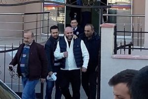 Bursa'da 40 g&uuml;nd&uuml;r aranan cinayet zanlısı teslim oldu