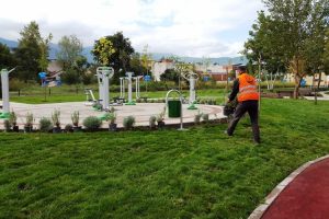 Bursa Yıldırım'daki parklara kışa &ouml;zel bakım