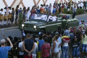 Fidel Castro'nun cenaze t&ouml;reni başladı