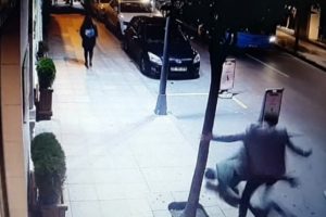 İstanbul Şişli'de cadde ortasındaki kavga kamerada