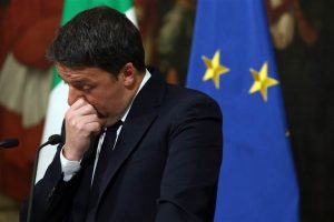 İtalya'da Başbakan Renzi istifa edeceğini a&ccedil;ıkladı