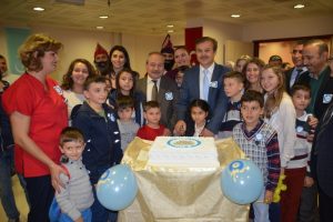 Bursa'da diyabetik pastayla mezuniyeti kutladılar