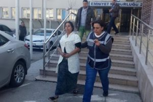 Bursa'da cezaevinden &ccedil;ıktı, uyuşturucu satarken yakalandı