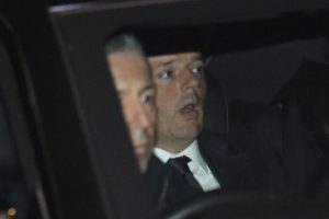 İtalya'da Başbakan Renzi'nin istifası ertelendi