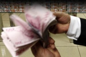 B&uuml;y&uuml;k g&uuml;n geldi! Asgari &uuml;cret i&ccedil;in masaya oturuluyor
