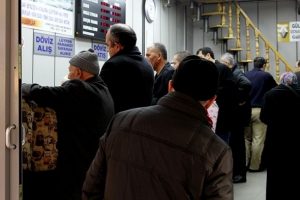 Vatandaş 'lirasına' sahip &ccedil;ıktı