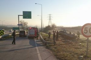 Bursa'da otomobil otobanda takla attı: 3 yaralı