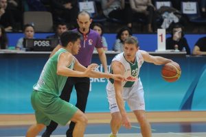 Bursaspor'un basketbolcusu Teksas trib&uuml;n&uuml;nde amigoluk yaptı