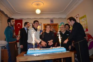 Bursa engelsiz yaşam merkezinde pastalı kutlama