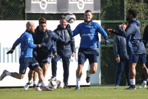 Fenerbah&ccedil;e'de Feyenoord mesaisi s&uuml;r&uuml;yor