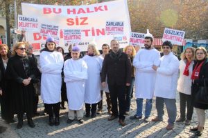 CHP'liler deli g&ouml;mleği giydi