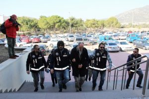 Yunanistan'a ka&ccedil;amadan yakalanan FET&Ouml;'c&uuml;ler adliyede
