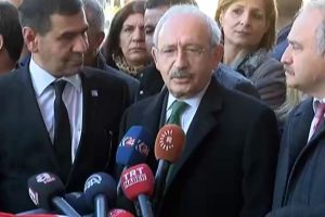 Kılı&ccedil;daroğlu Diyarbakır'da taziye t&ouml;renine katıldı