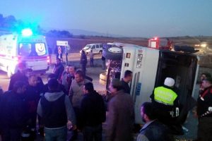 3 ara&ccedil; birbirine girdi: 21 yaralı