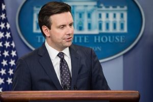 Beyaz Saray, Air Force One'ın yenilenmesinden yana