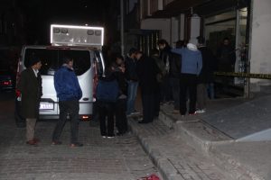 İstanbul'da soyguncu dehşeti: İş yeri sahibi &ouml;ld&uuml;r&uuml;ld&uuml;