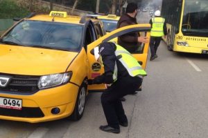 Bursa'da kar lastiği olmayanlar yandı
