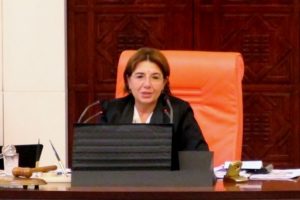 Almanya'daki k&ouml;t&uuml; muameleyi anlattı