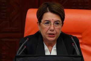 Bah&ccedil;ekapılı: Almanya'dan da aynı saygıyı beklemek hakkımız