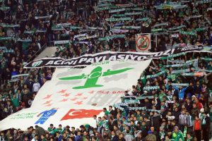 Bursaspor'da taraftar krizi &ccedil;&ouml;z&uuml;ld&uuml;, taraftarlar Beşiktaş ma&ccedil;ına gidecek