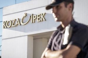 Kayyumların dolar kavgası