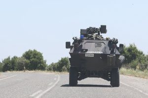 Diyarbakır'da sokağa &ccedil;ıkma yasağı kaldırıldı