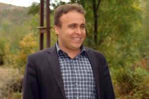 &Ccedil;ukurca Belediye Başkanı g&ouml;revden uzaklaştırıldı