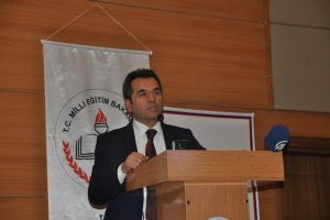 G&uuml;lay: "Bursa'da &ouml;ğrenciler emek verecek, karşılığını alacak"